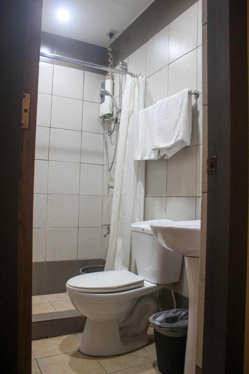 מנילה Oyo 1011 First Hotel מראה חיצוני תמונה