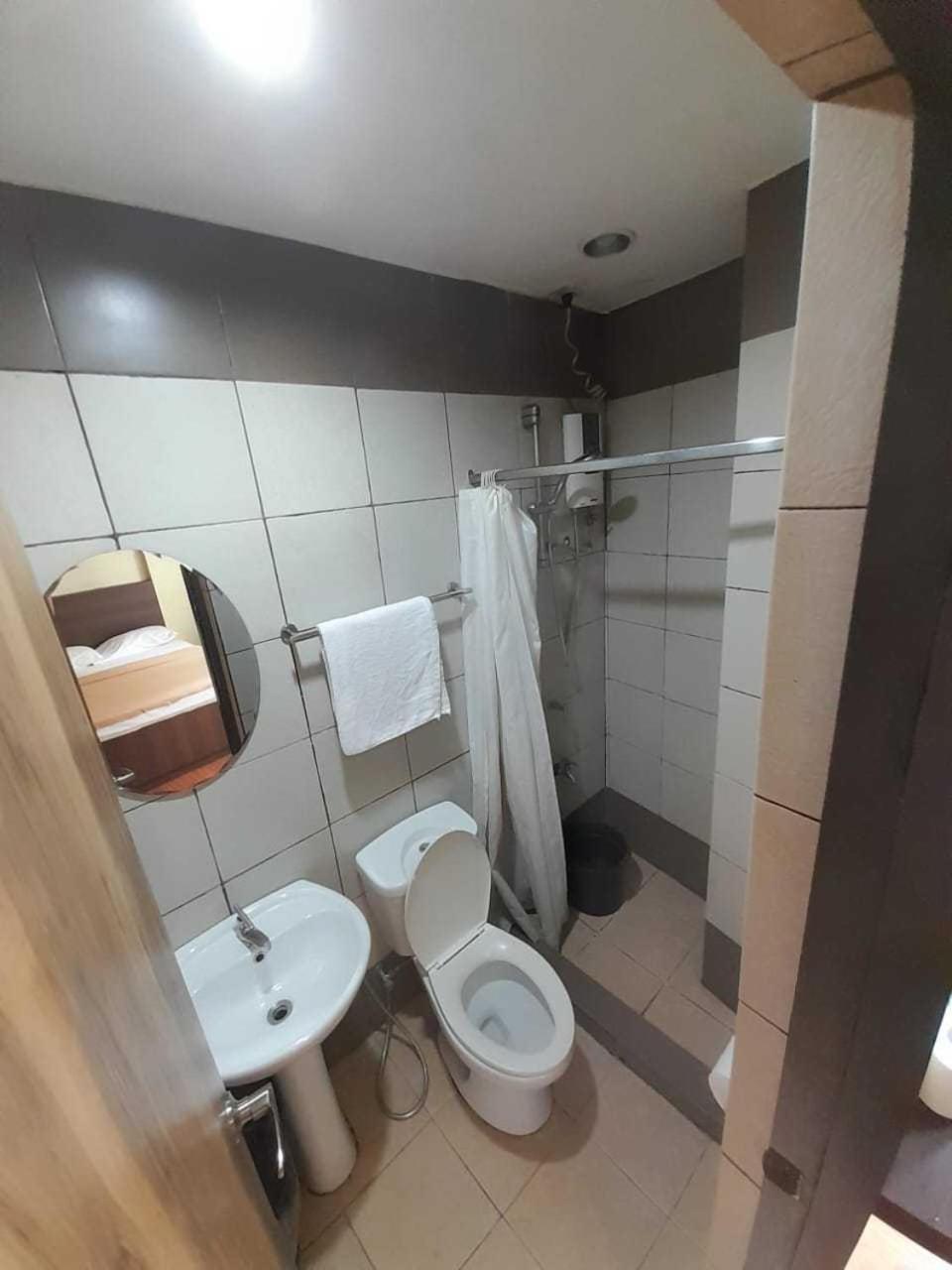 מנילה Oyo 1011 First Hotel מראה חיצוני תמונה